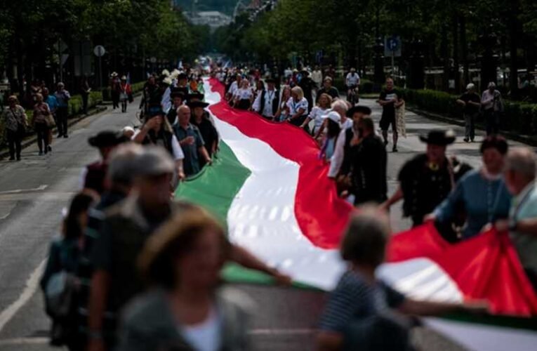 Idén is elindul az 1848 méteres trikolór és a 400 méteres székely zászló