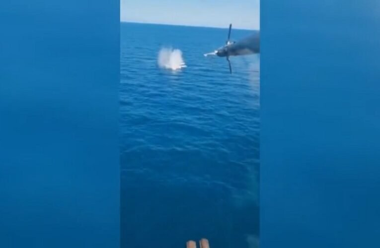 Így semlegesíti a Krím felé tartó ukrán tengeri drónokat az orosz hadsereg (videó)