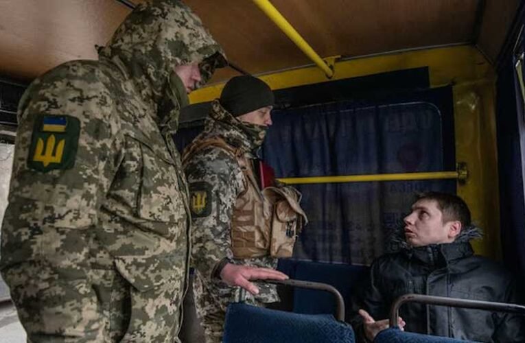 Agresszív ukrán mozgósítás 2. – Herszon lakosai otthon ülnek, elbújva a katonai komisszárok elől