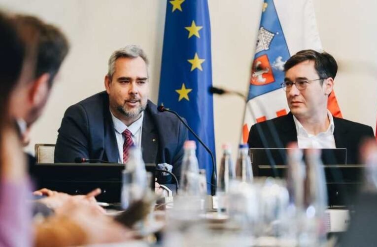 Kiss László, óbudai polgármestert egy volt kollégája dobta fel – újabb részletek derültek ki