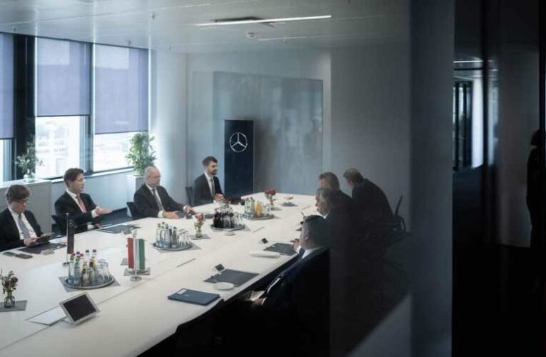 Szijjártó Péter: a Mercedes beruházásai nyomán hazánk legnagyobb kapacitású autógyára jön létre