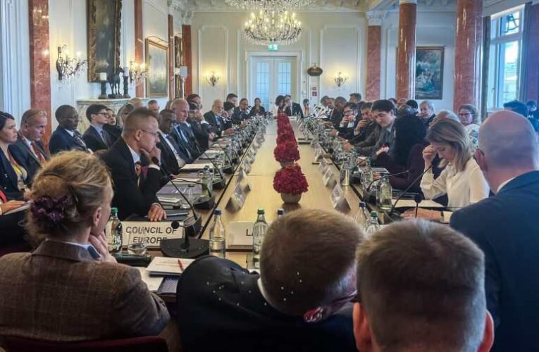 Szijjártó Péter: Magyarország kész a közvetítésre Oroszország felé