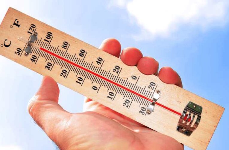 Marad a harmadfokú hőségriasztás, kegyetlen forróság jön