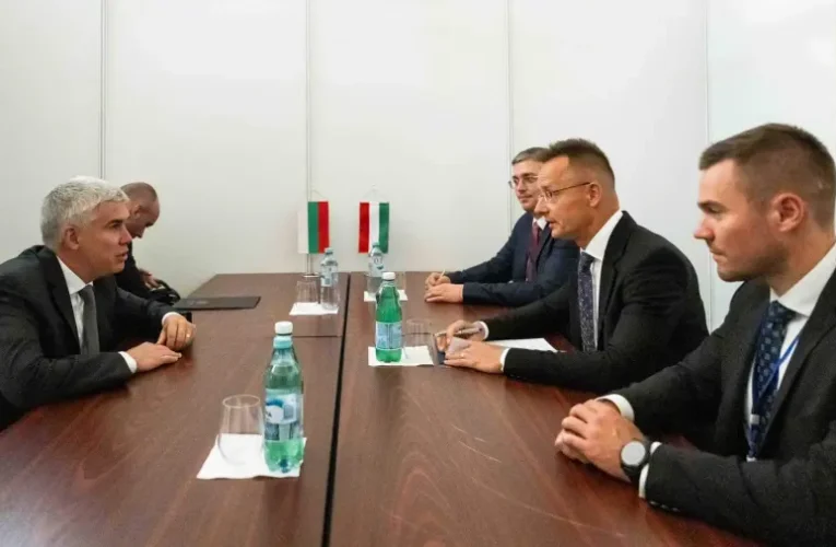 Szijjártó Péter: Bulgária segítséget ajánlott Magyarországnak az ukrán olajtranzit-tilalom által okozott nehézségek kezelésében