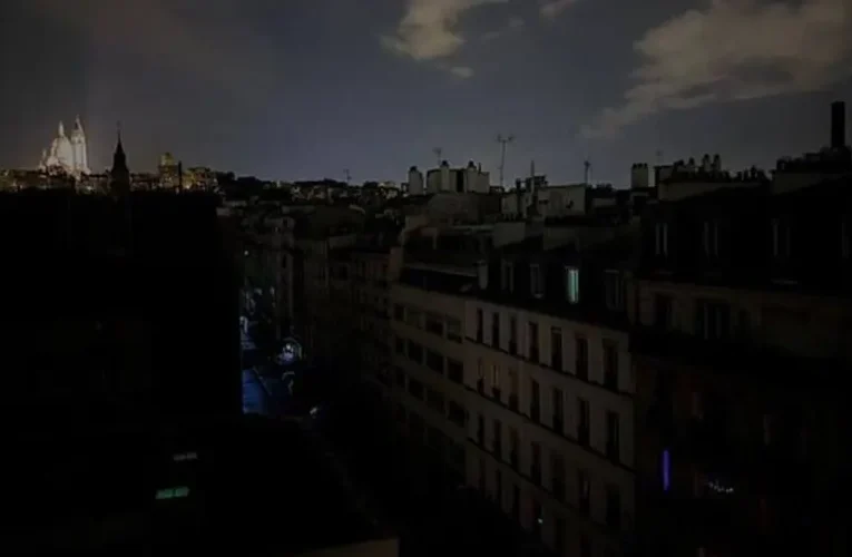 Hatalmas áramszünet volt Párizsban egy nappal a botrányos megnyitó után