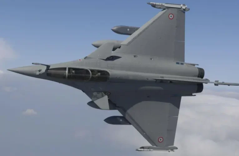 Szerbia tizenkét vadászbombázót vásárol Franciaországtól