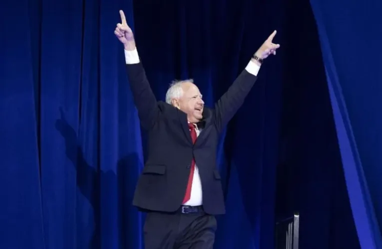 Tim Walz gyáván lépett le a Nemzeti Gárdától, de a demokraták szerint erről nem szabad beszélni