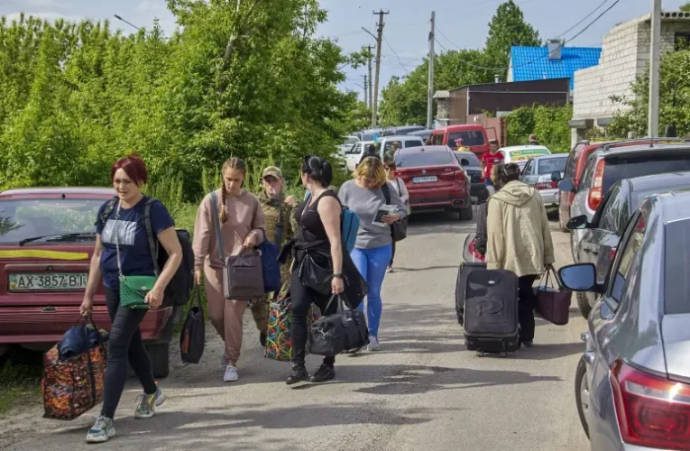 Több mint húszezer menekült érkezett Ukrajnából pénteken