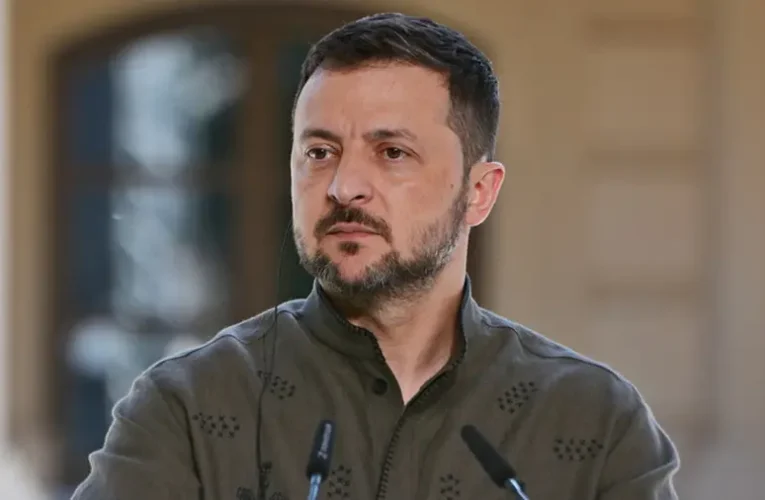 Zelenszkij megmagyarázta, miért ajánlott pénzt Szlovákia miniszterelnökének