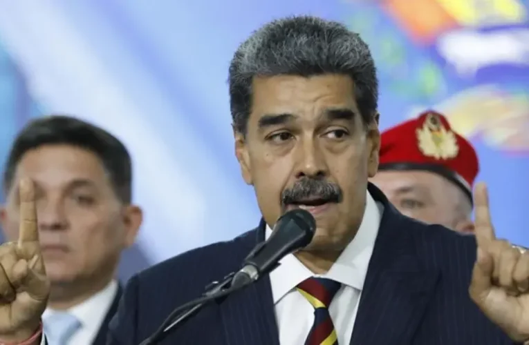 Feszültség: Az USA hadihajókat vezényel Venezuela partjaihoz, Caracas mozgósít