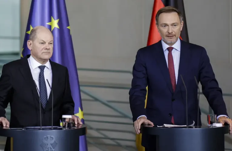 Akár karácsonyra megbukhat a német kormány