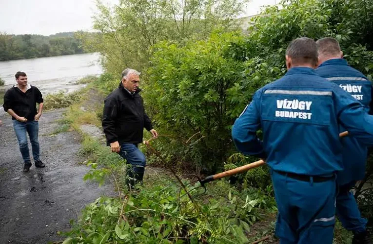 Orbán Viktor minden nemzetközi kötelezettségét elhalasztja
