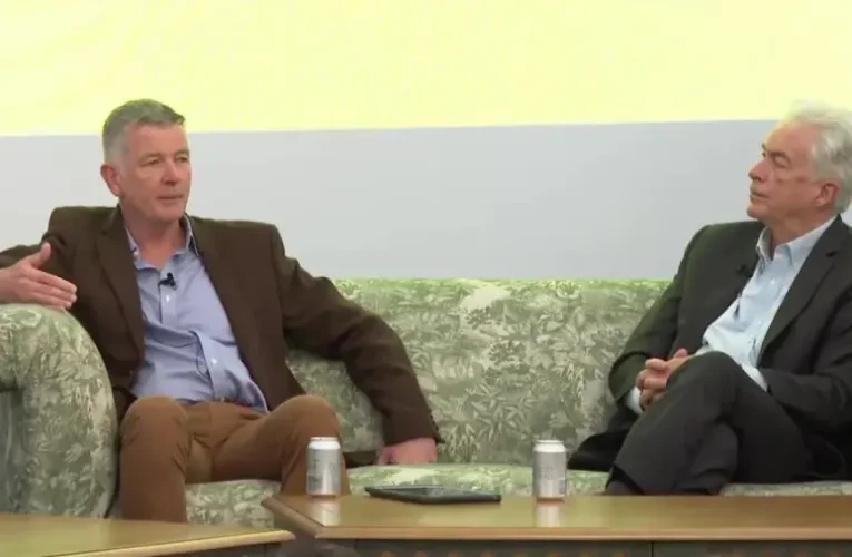 Amerikai és brit kémfőnök a Nyugat uralta világrend védelmében