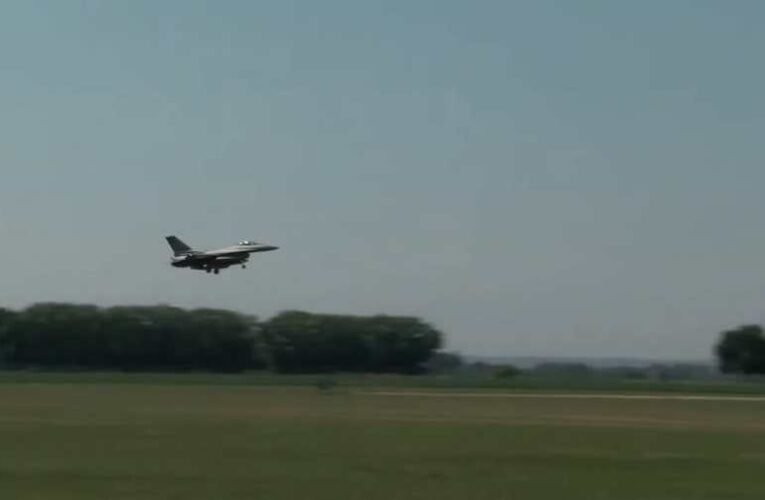 Tamás a Krímből: Filléres orosz AI drón mért csapást ukrán páncélosra