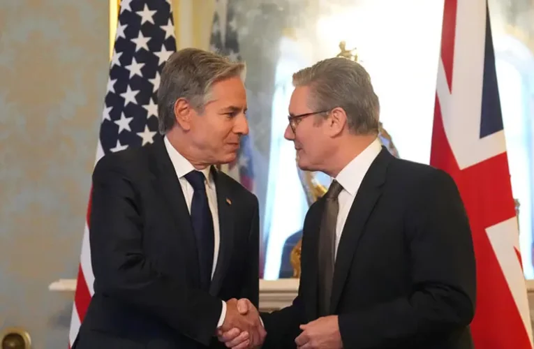 Az Egyesült Államok engedélyezi Ukrajnának, hogy nagy hatótávolságú rakétákkal támadja meg Oroszországot