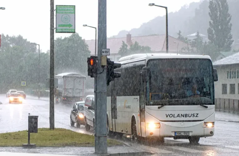 A Volánbusz segített az osztrák vasúttársaságnak