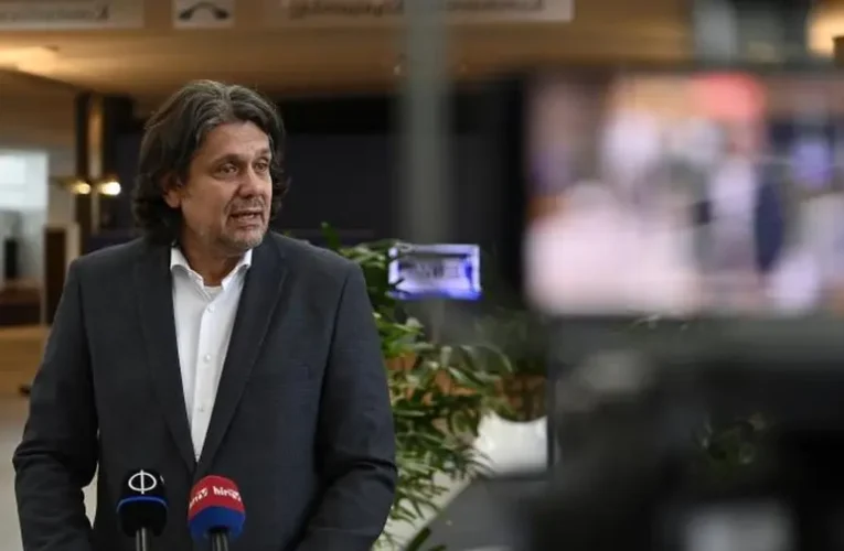 Deutsch Tamás: példátlan, hogy az EP-ben az Európai Bizottság elnöke és a két legnagyobb uniós parlamenti frakció vezetője bejelentette, hogy meg akarják buktatni a magyar kormányt