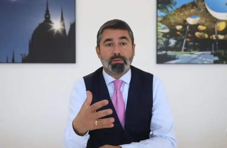 Hidvéghi Balázs: Brüsszel egy bábkormányt akar Magyarországon