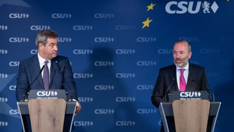 Kiemelt kép: : Markus Söder, a CSU elnöke és Manfred Weber, az Európai Néppárt elnöke sajtótájékoztatón vesz részt (Fotó: AFP)