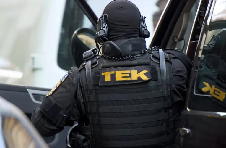 Lecsapott a TEK az október 23-ára fegyveres merényletet tervező csoportra