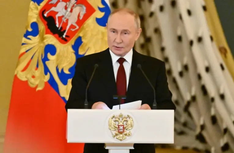 Putyin: Oroszország békét akar, de Zelenszkij ennek a célnak az útjában áll