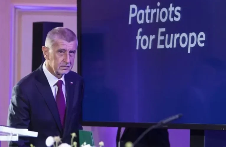 Jobbulást kívánt Orbán Viktor a kampányrendezvényen megtámadott Andrej Babis volt cseh kormányfőnek