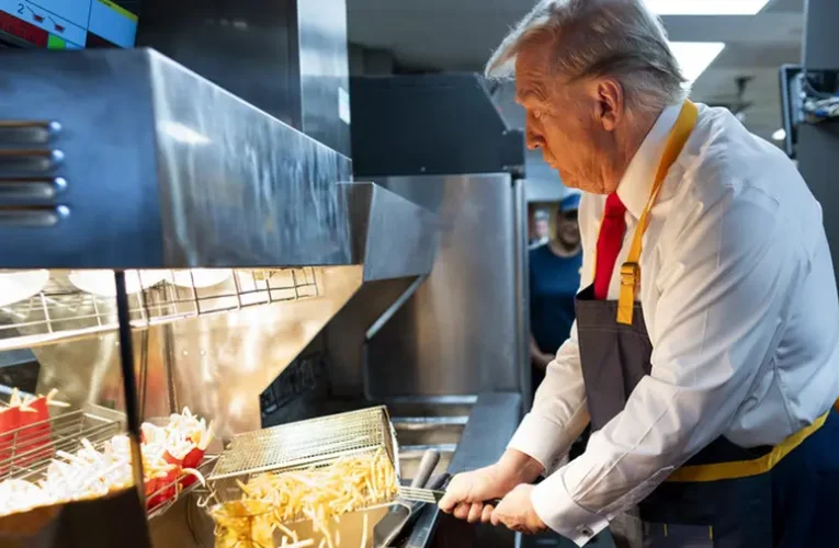 Donald Trump a McDonald’s-ba ment dolgozni