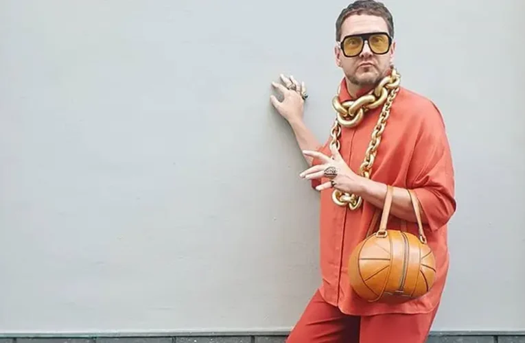 Életjelelet adott magáról a pedofíliával gyanúsított Lakatos