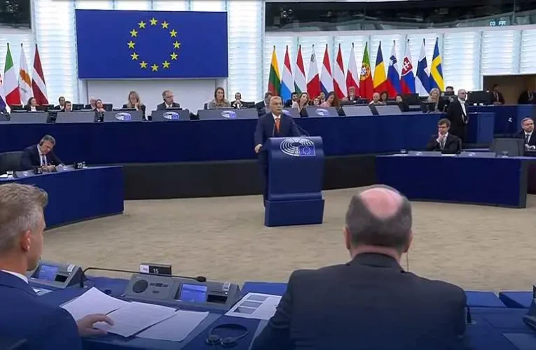 Orbán Viktor az Európai Parlamentben: Azért jöttem, hogy ébresztőt fújjak (élő)