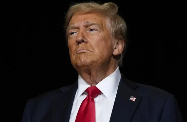 A közvélemény-kutatás szerint Trump minden „csatatér” államban vezet Harris előtt