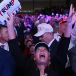 Kiemelt képen: Donald Trump támogatói a Palm Beach Kongresszusi Központban, 2024. november 6-án, szerdán, West Palm Beach-ben, Fla. (AP Photo/Evan Vucci)