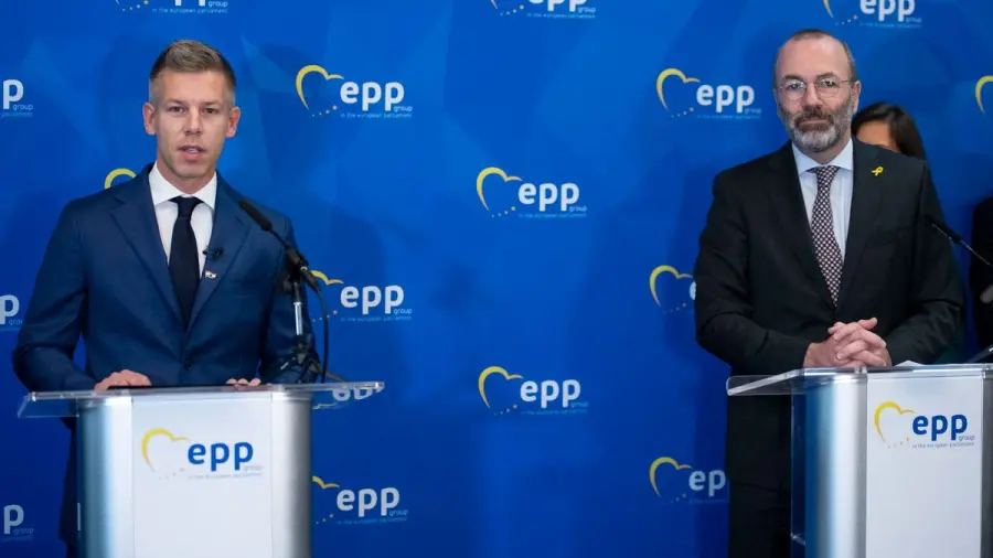 Kiemelt képen: Magyar Péter és gazdája, Manfred Weber Fotó: MTI/Bodnár Boglárka