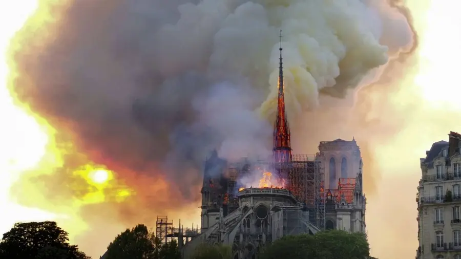 Kiemelt kép: 2019. április 15-i tűzvész pusztította el a Notre-Dame-ot. (Caroline Gros/Hemis. AFP)