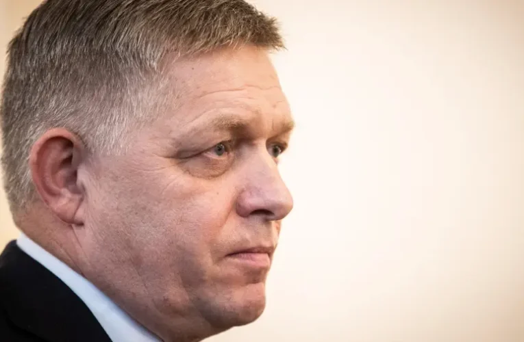 Robert Fico szerint ellehetetleníti a béketárgyalásokat Joe Biden döntése