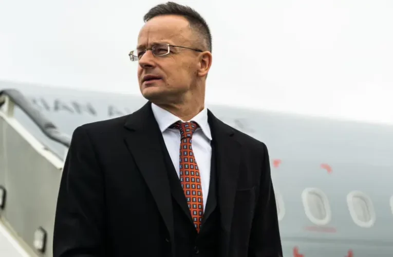 Szijjártó Péter keményen visszavágott a háborúpárti lengyel külügyminiszternek