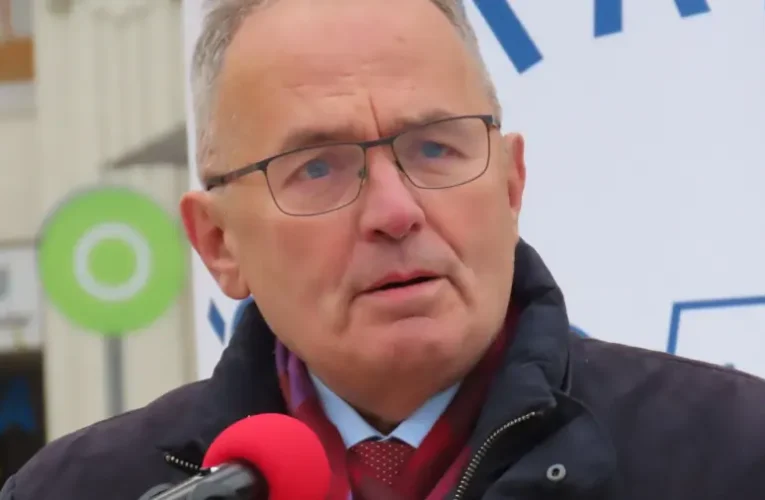 Thürmer Gyula: „Ha a nagyhatalmak között kirobban a háború, mi is belekeveredünk”