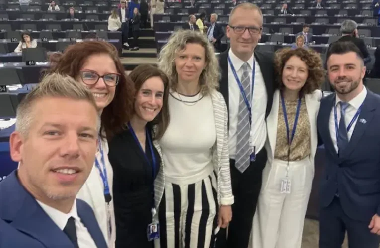 A rohamcsapat – Bencsik Gábor véleménycikke a Demokratából