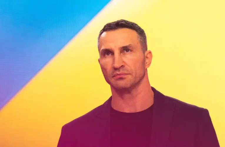 Klicsko „orosz propagandával” vádolja az amerikai podcastert