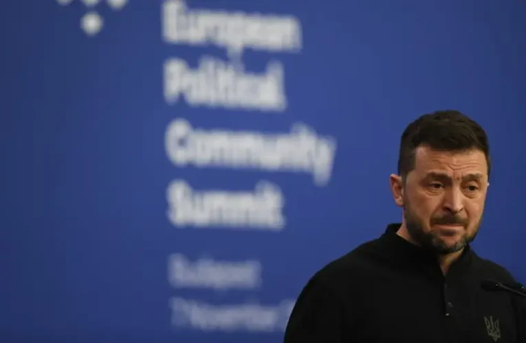 Fico szerint Zelenszkij „attól tart, hogy véget ér a háború”