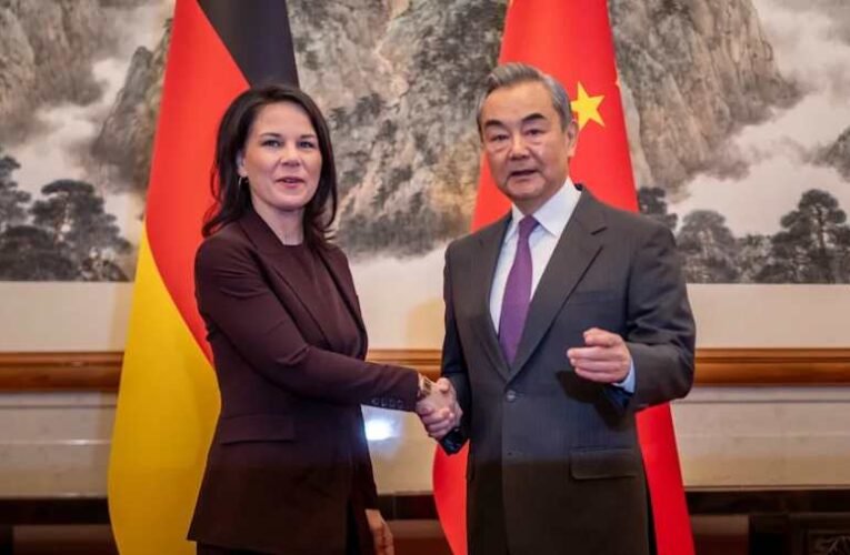 Peking: Annalena Baerbock hergelte a kínaiakat, akik válaszul kirúgták a német újságírókat