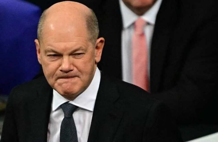 Megbukott Olaf Scholz