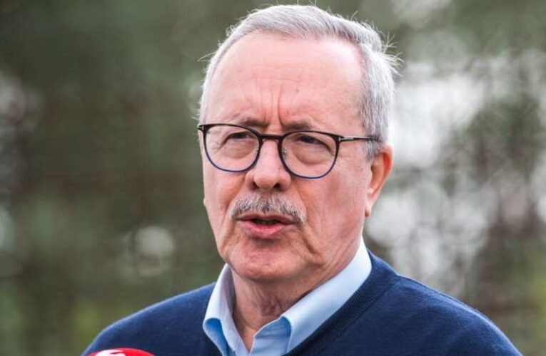 Bakondi György: Nemzetbiztonsági vizsgálat derítheti ki, hogy ki mozgatta a szálakat a szír repülőgépről megjelent álhírek terjesztésében