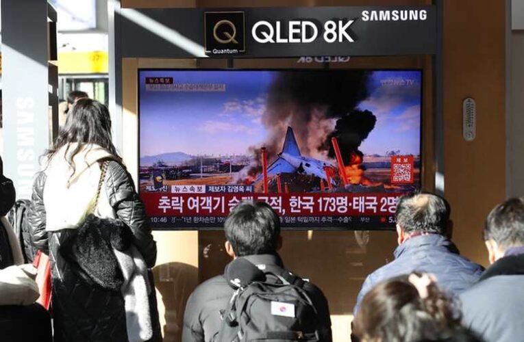 Csak két légiutas-kísérő élte túl a balesetet