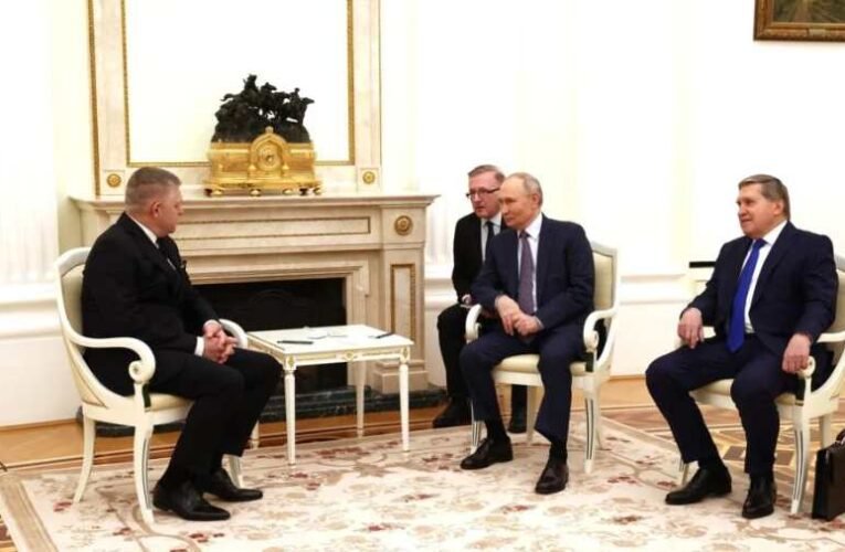 Fico: a találkozóm Putyinnal válasz volt Zelenszkij fenyegetéseire