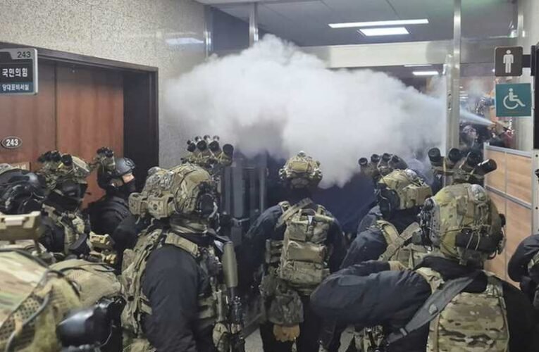 Fordulat: A dél-koreai elnök közölte, hogy megszünteti a hadiállapotot