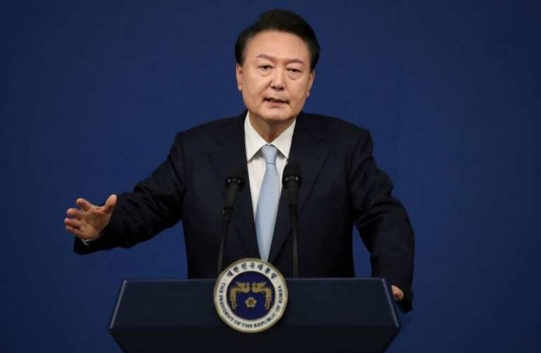 A dél-koreai rendőrség „felkelés” miatt nyomoz az ország elnöke ellen