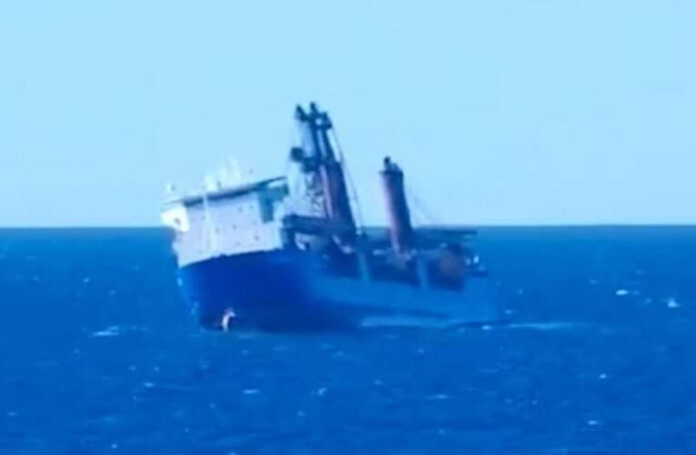 A norvég hajó nem mentette ki a bajba került orosz tengerészeket