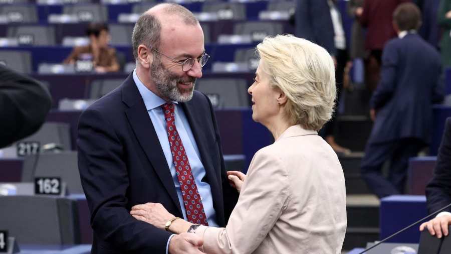 Kiemelt képen: Manfred Weber és Ursula von der Leyen Fotó: AFP