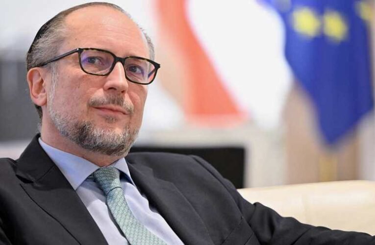Alexander Schallenberget nevezik ki ügyvivő kancellárnak Ausztriában