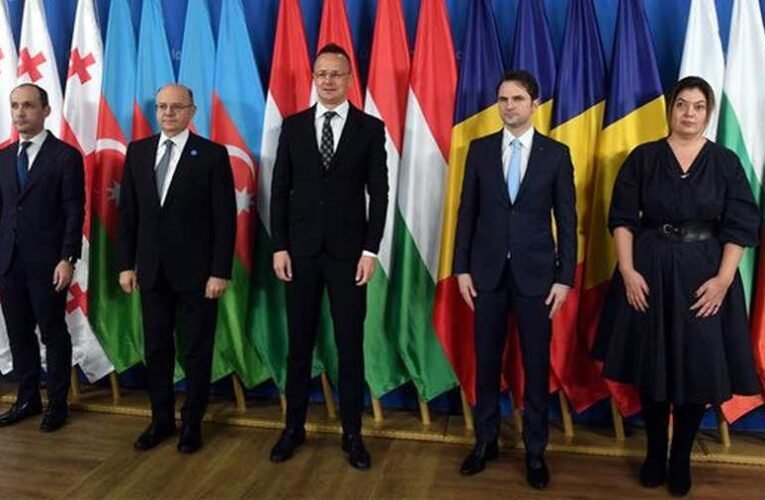 Ez (is) a bajuk a románoknak Magyarországgal